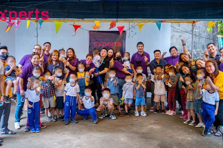 image of cxperts team visiting Concordia Children's Services